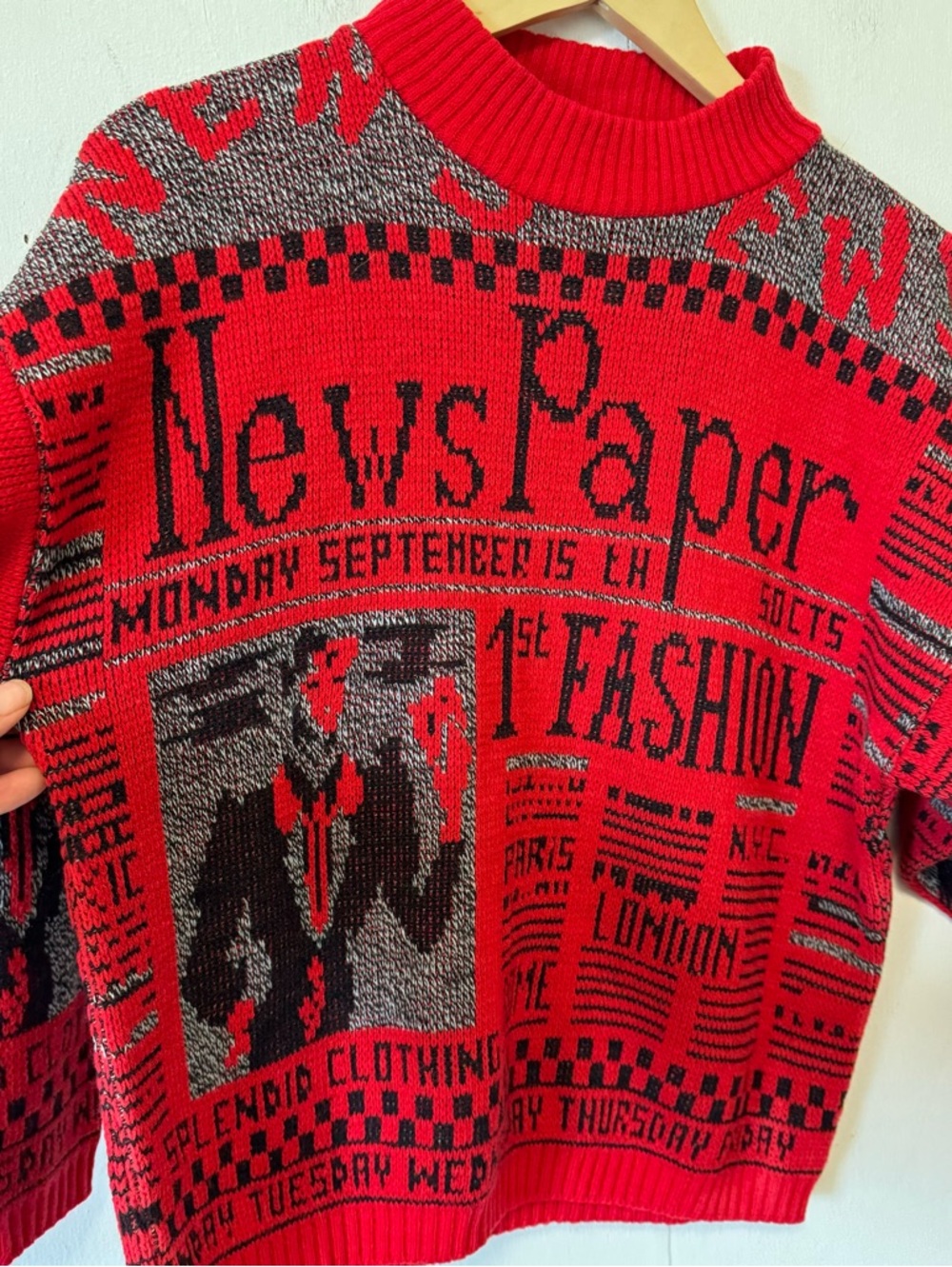 Vintage Newspaper Print Sweater Graphic News Allover Red Acrylic Womens Medium - Picture 2 of 8